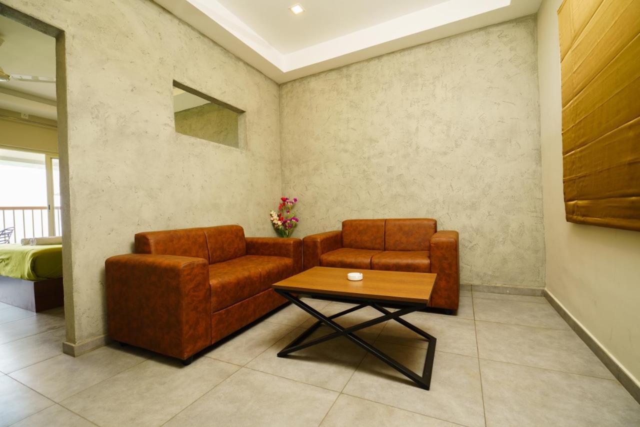 Windale Resorts Pooppara Esterno foto