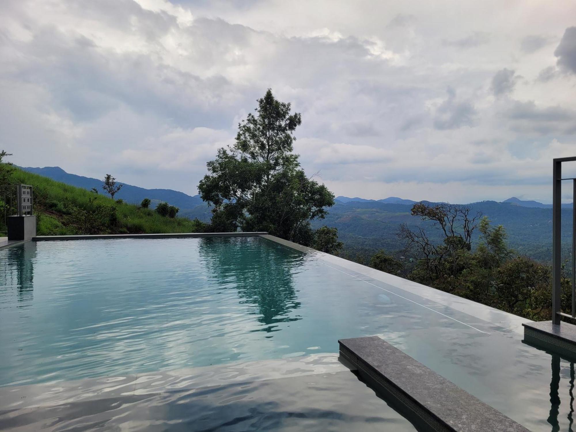 Windale Resorts Pooppara Esterno foto
