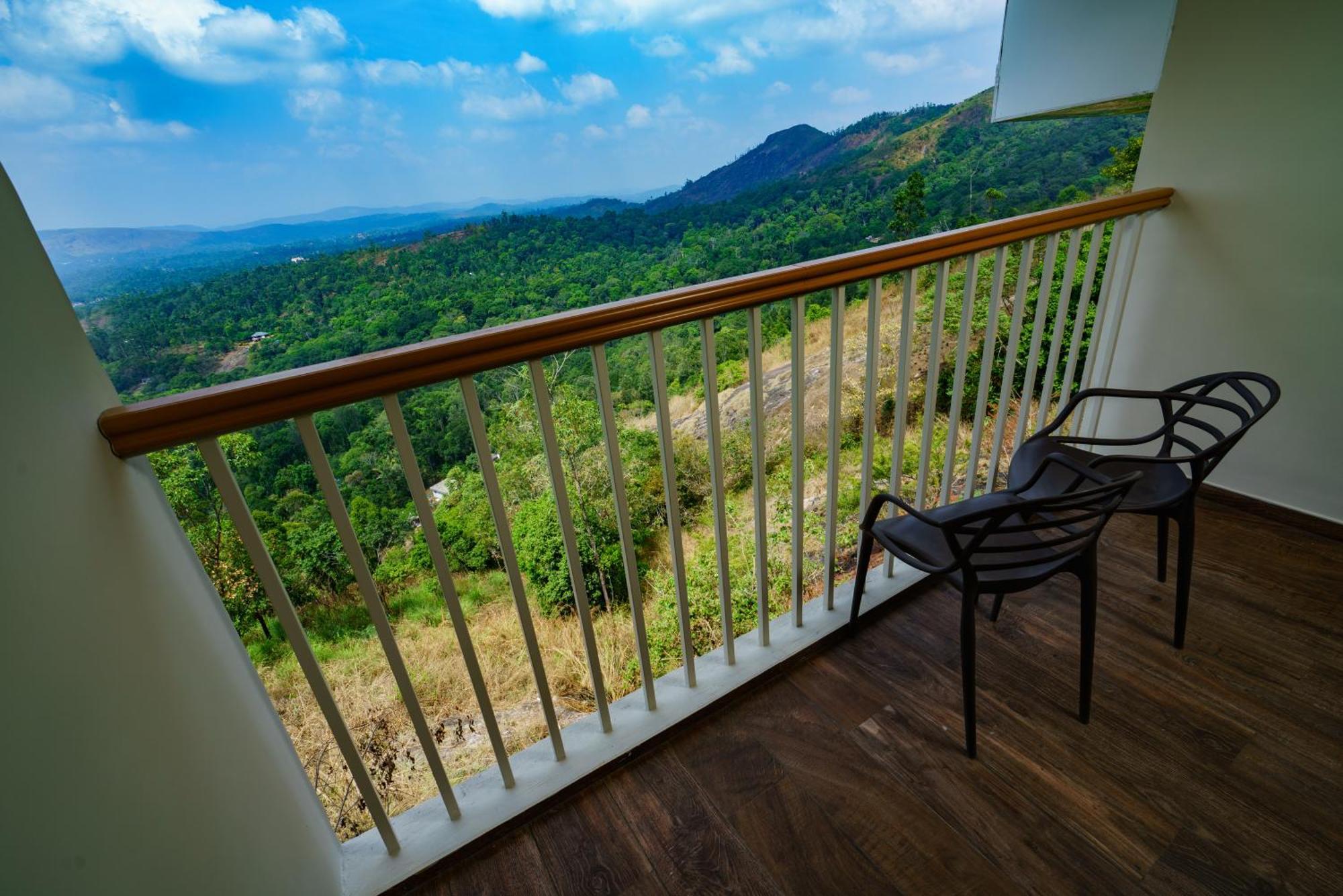 Windale Resorts Pooppara Esterno foto