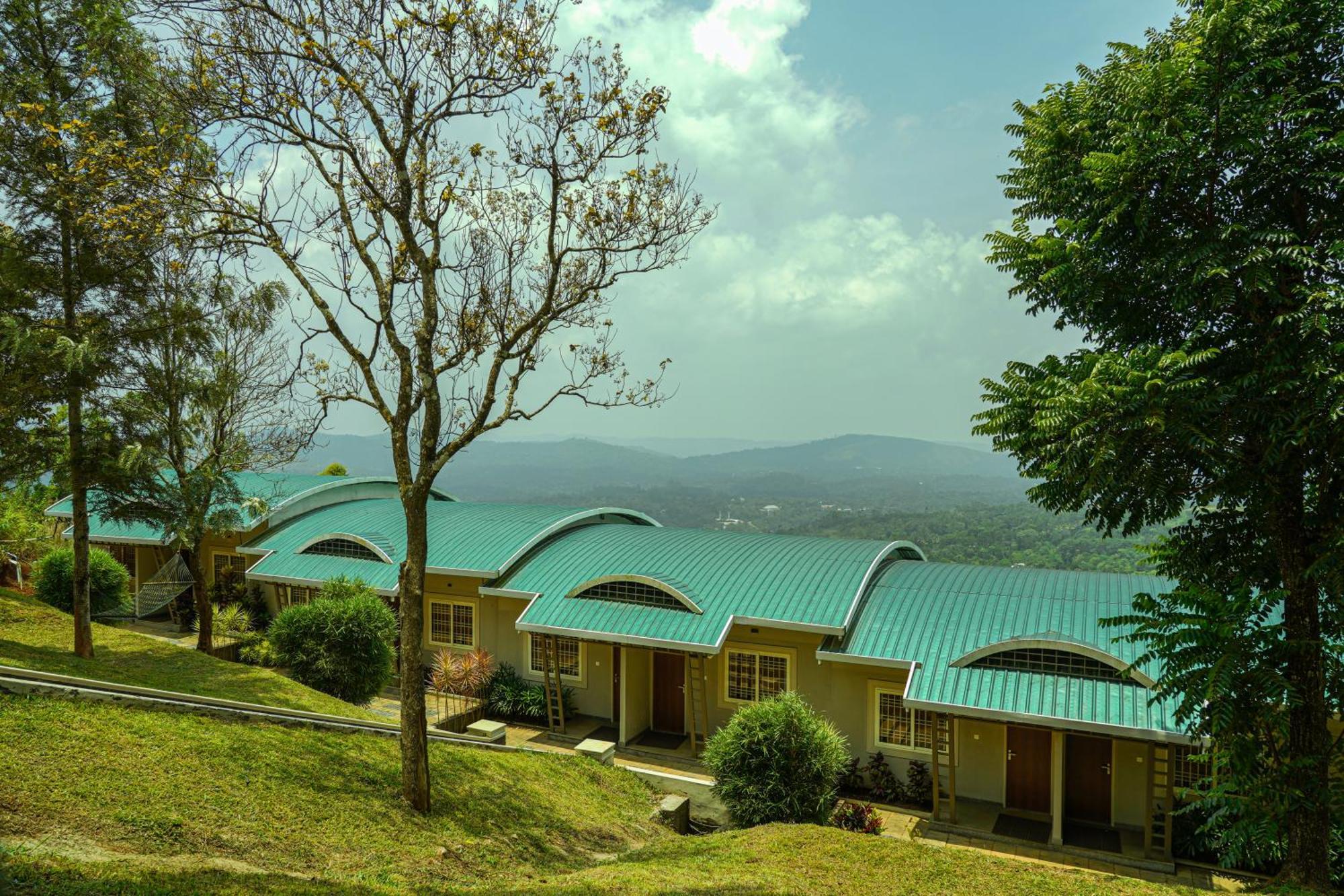 Windale Resorts Pooppara Esterno foto